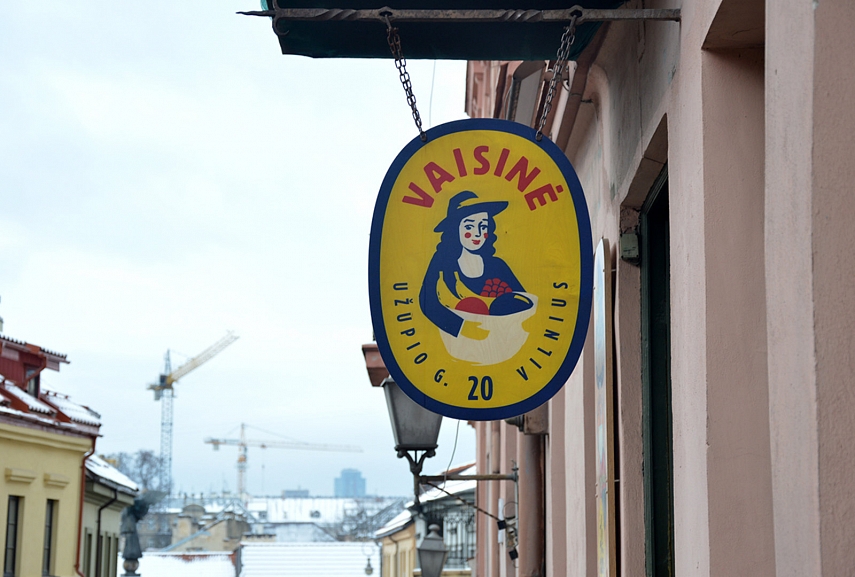 <p>Net iškabos kitokios... tokios uchti kitokios. Gal Užupio gyventojai visą pasaulį mato pro užupietiškus akinius...</p>
