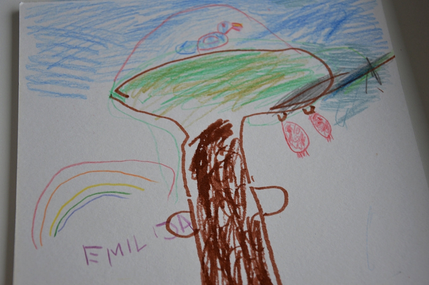 <p>Emilija ir nupiešė "obuolį"...</p>
