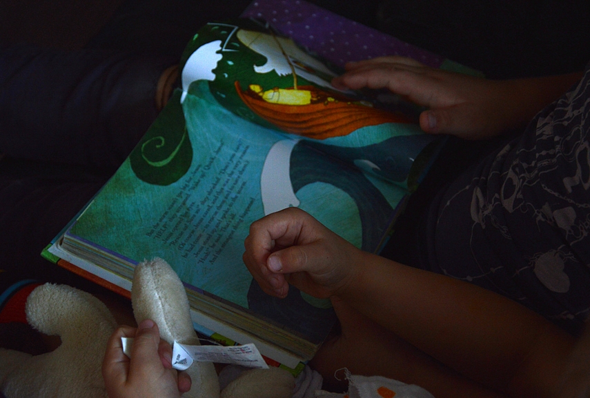 <p>Skaitom apie tai, kaip Jėzus nuramino jūrą</p>
