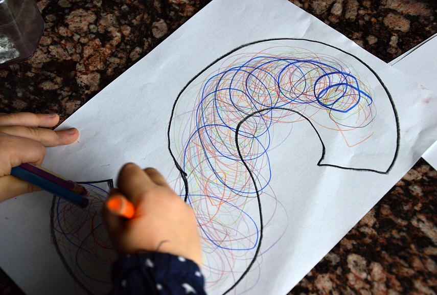 <p>Kažkam siūlai pabiro iš kraštų</p>
