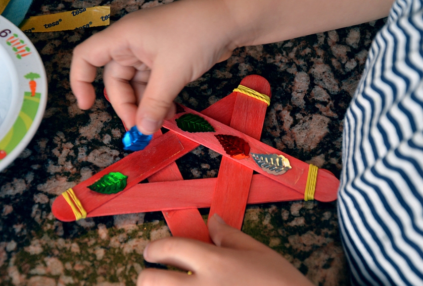 <p>Puošiam žvaigždes</p>
