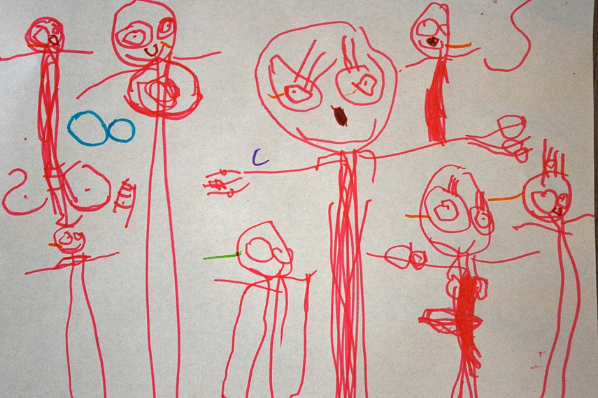 <p>Sofija: "Čia Grace mama, Grace tėtis, Pepė Ilgakojinė, Emilija... visas mano gražus paveikslas"</p>
