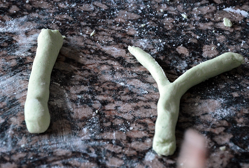 <p>I ir Y - Gaminame raides iš naminio plastelino</p>
