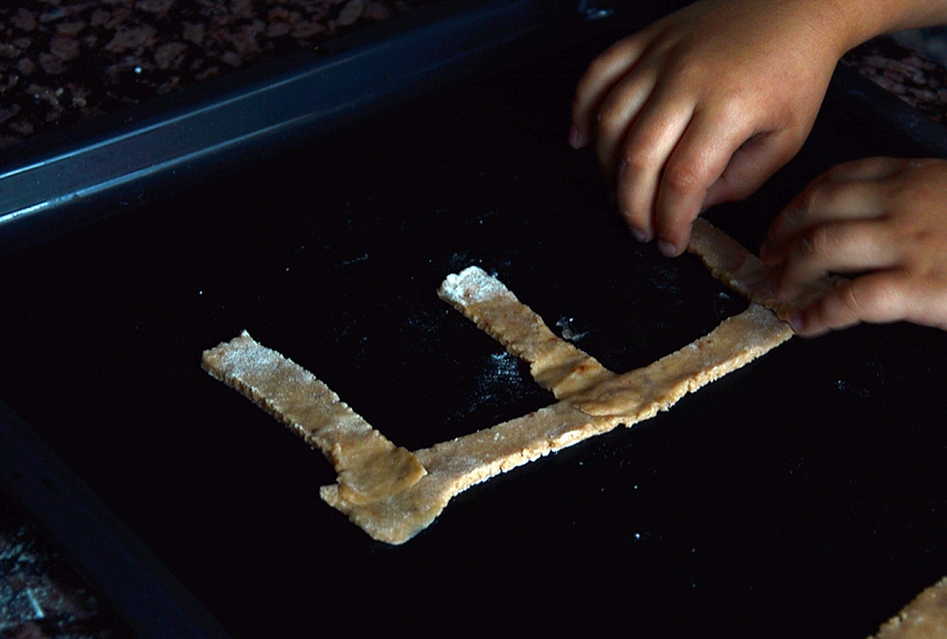 <p>Kepam E raidę. O paskui valgom.</p>
