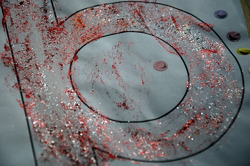 <p>B - tai blizgučiai</p>
