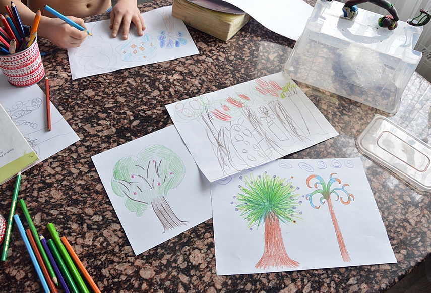 <p>Piešėm po du medžius, nes norėjosi didelio miško</p>
