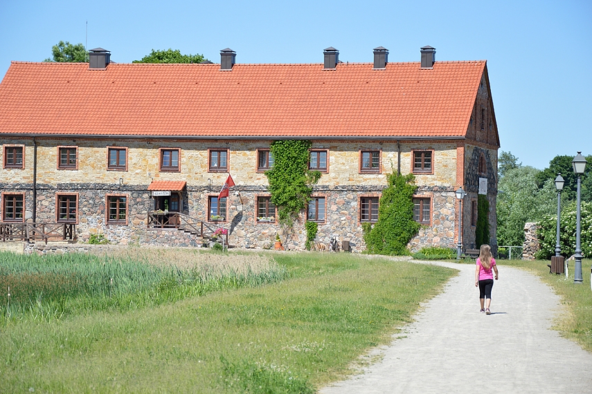<p>Prie malūninkų temos. Pasirodo, senovėję taip sakydavo apie nusišnekantį pilietį: "Į malūną su ropėmisnuvažiavo".</p>
