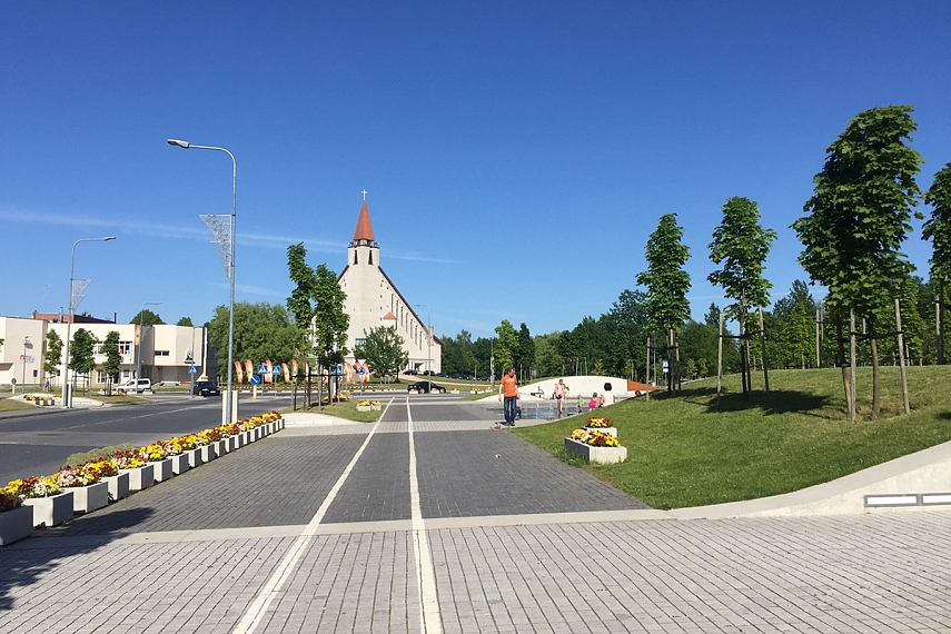 <p>Centrinė aikštė, minėtos bažnyčios fragmentas</p>
